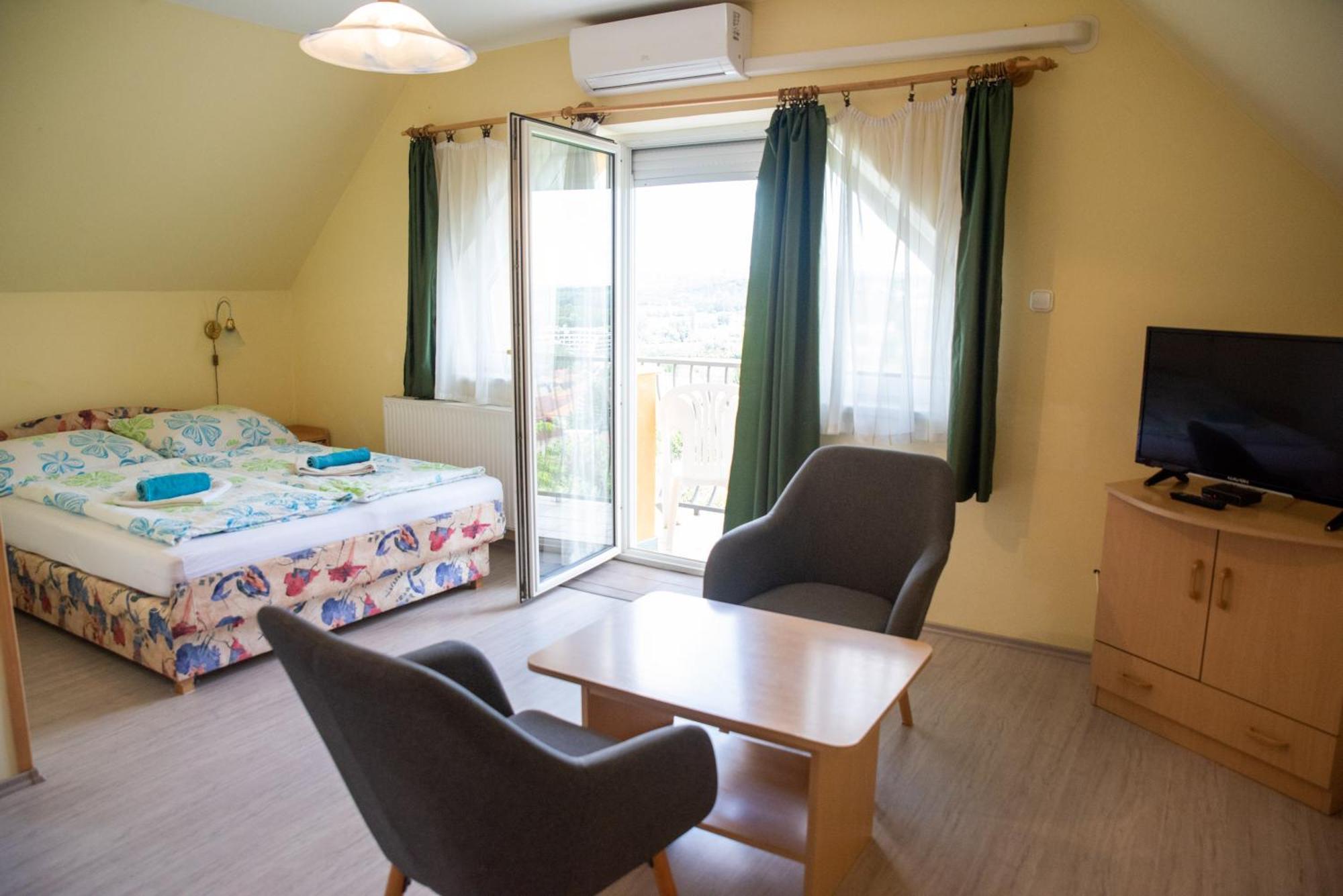 Flora Villa Hévíz Εξωτερικό φωτογραφία