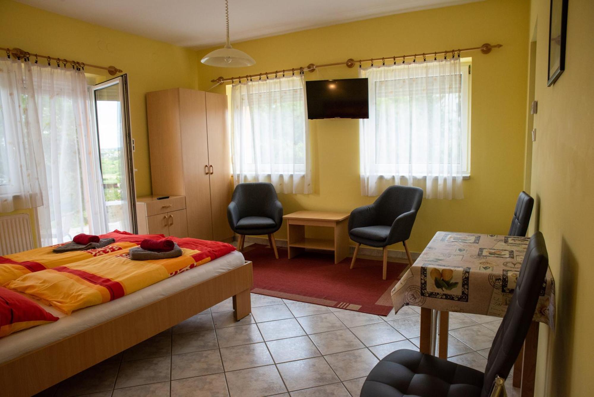 Flora Villa Hévíz Εξωτερικό φωτογραφία