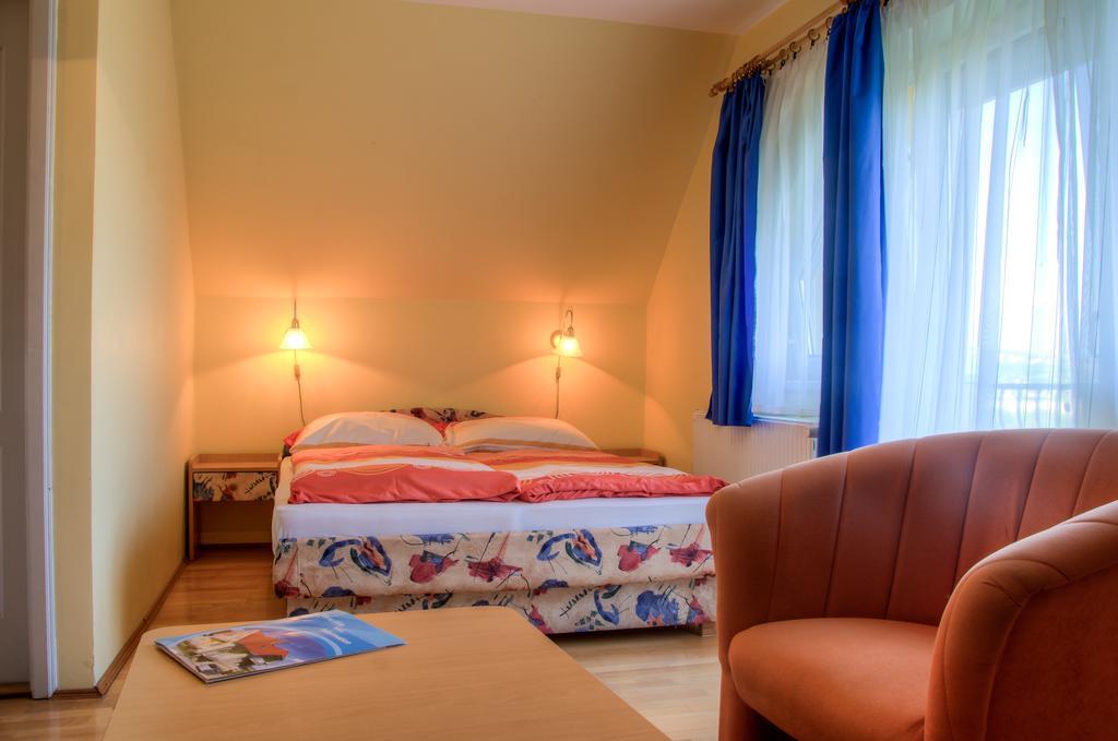 Flora Villa Hévíz Εξωτερικό φωτογραφία