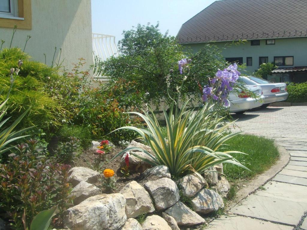 Flora Villa Hévíz Εξωτερικό φωτογραφία