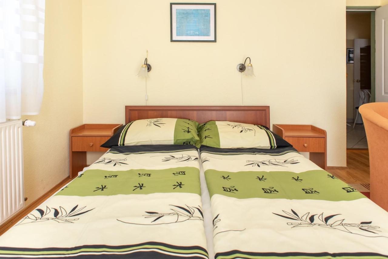 Flora Villa Hévíz Εξωτερικό φωτογραφία